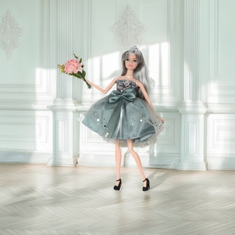 WOOPIE ROYAL Lalka Emi w Eleganckiej Sukni Tiulowej z Kokardą i Bukietem