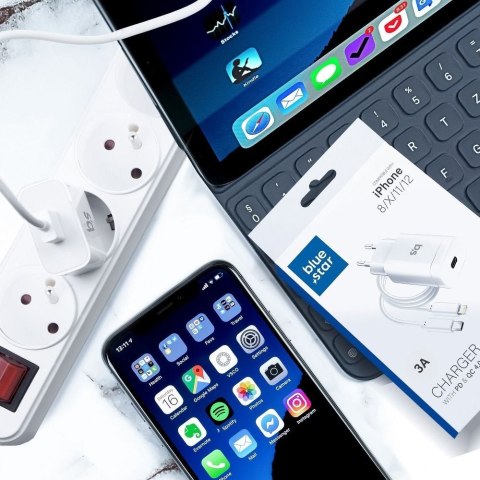 Ładowarka sieciowa do telefonu Blue Star USB C QC4.0 PD 3A 18W + kabel USB C do Lightning TFK-TC-1099C biała