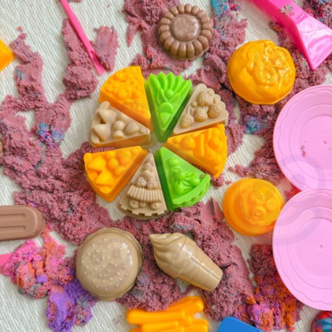 WOOPIE Piasek Kinetyczny 6 Kolorów 1,2 kg Zestaw Restauracja Stolik z Foremkami