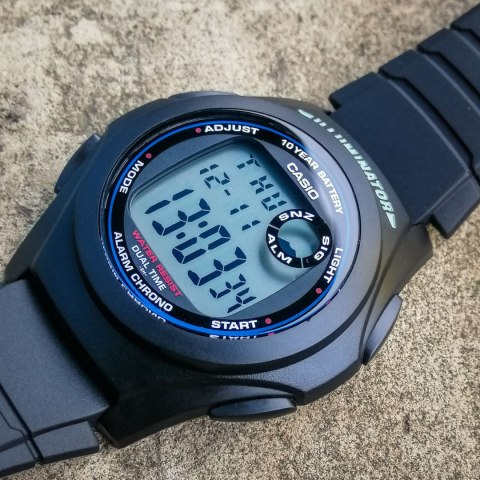 ZEGAREK MĘSKI CASIO F-200W-1ADF (zd151c)