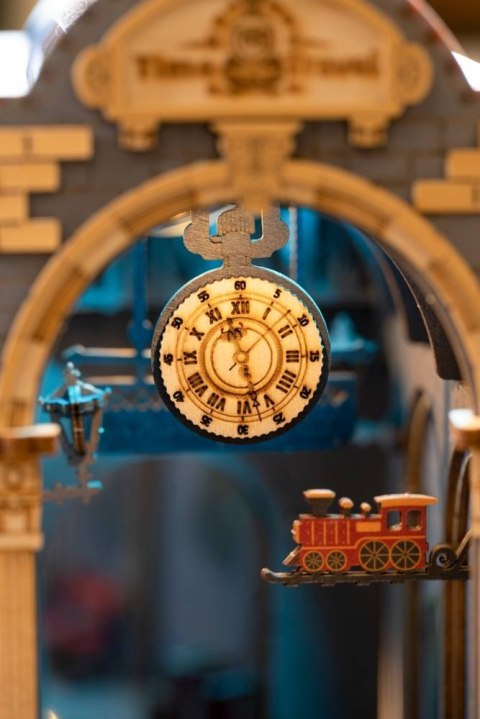 ROBOTIME Składany Drewniany Model LED - Podróż w czasie