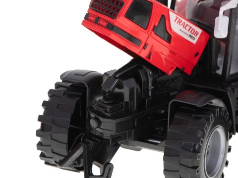 TRAKTOR CIĄGNIK POJAZD ROLNICZY Z PRZYCZEPĄ + PALE DRZEWNE