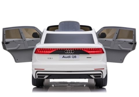 AUTO NA AKUMULATOR AUDI Q8 JJ2066 BIAŁY