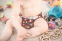 Pieluszka "Brązowe gwiazdki" z podwójną gumką, Rzepy