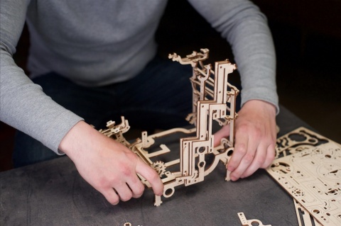 TOR KULKOWY POZIOMOWY DREWNIANY MODEL MECHANICZNY PUZZLE 3D
