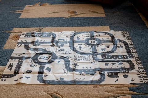 MATA DO ZABAWY MIASTO ULICA + ZNAKI DROGOWE WODOODPORNA KREMOWA 130x100CM
