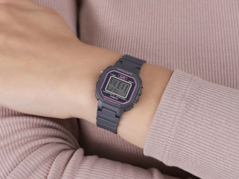 ZEGAREK DAMSKI CASIO LA-20WH-8AEF (zd596d)
