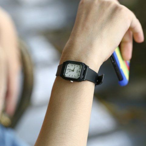 ZEGAREK DAMSKI CASIO LQ-142-7E (zd598d) - KLASYKA