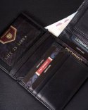 Portfel męski ze skóry naturalnej bez zapięcia zewnętrznego — Peterson