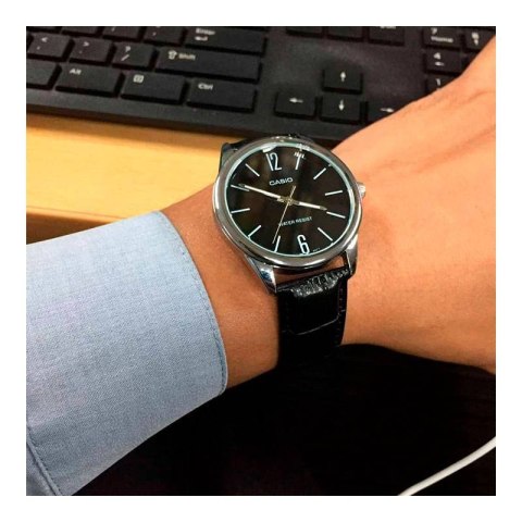 KLASYCZNY ZEGAREK MĘSKI DO GARNITURU CASIO MTP-V005L-1B + PUDEŁKO PREZENT