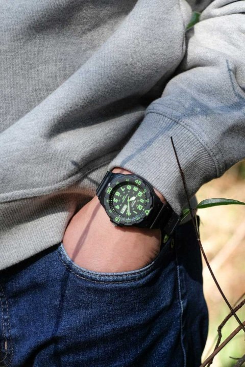ZEGAREK MĘSKI CASIO MRW-200H-3B (zd147f)