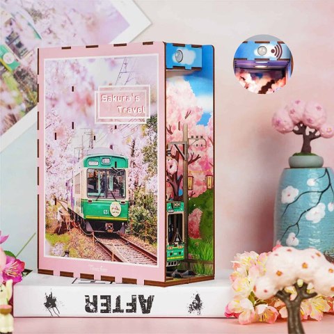 Tonecheer Składany Drewniany Model 3D LED - Book Nook Sakura's Travel